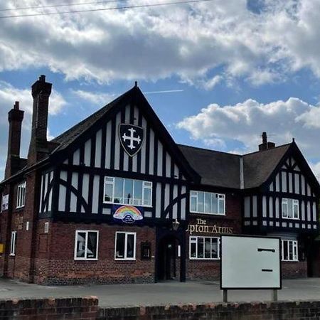 Upton Arms Hotel 庞特佛雷特 外观 照片