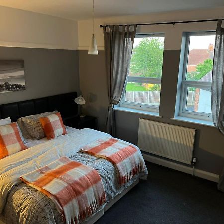 Upton Arms Hotel 庞特佛雷特 外观 照片