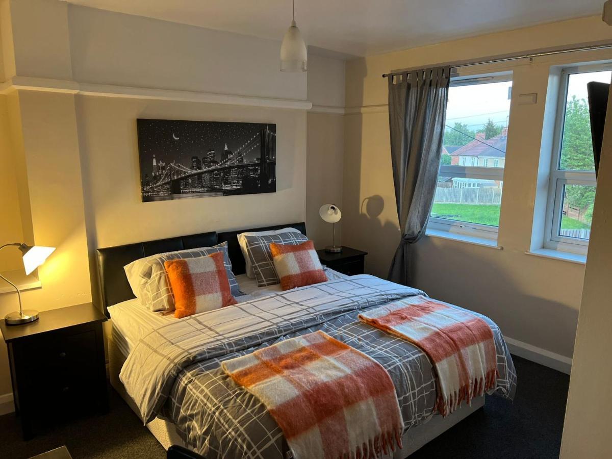 Upton Arms Hotel 庞特佛雷特 外观 照片