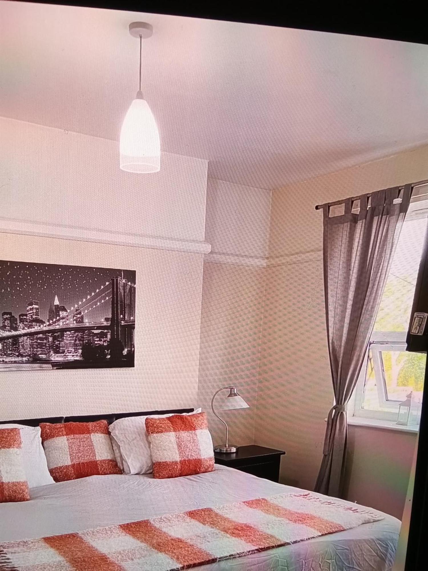 Upton Arms Hotel 庞特佛雷特 外观 照片