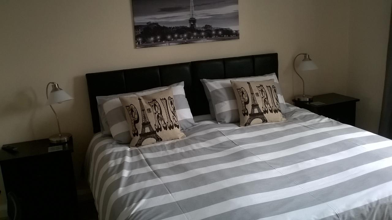 Upton Arms Hotel 庞特佛雷特 外观 照片