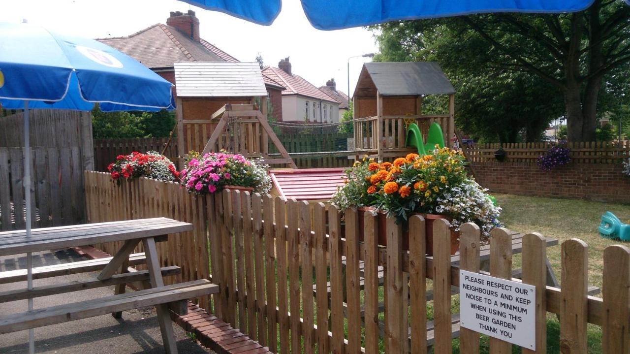 Upton Arms Hotel 庞特佛雷特 外观 照片