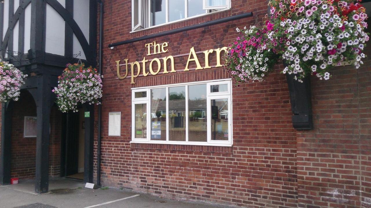 Upton Arms Hotel 庞特佛雷特 外观 照片